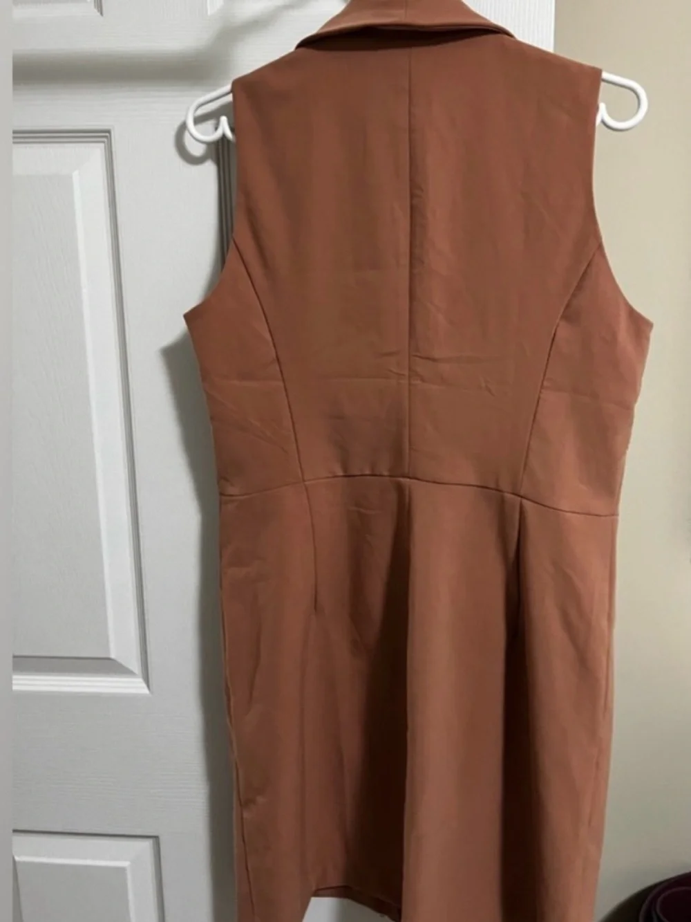 Dynamite Sleeveless Rust-Brown Midi Dress with Asymmetric Zip - Picture 2 of 4